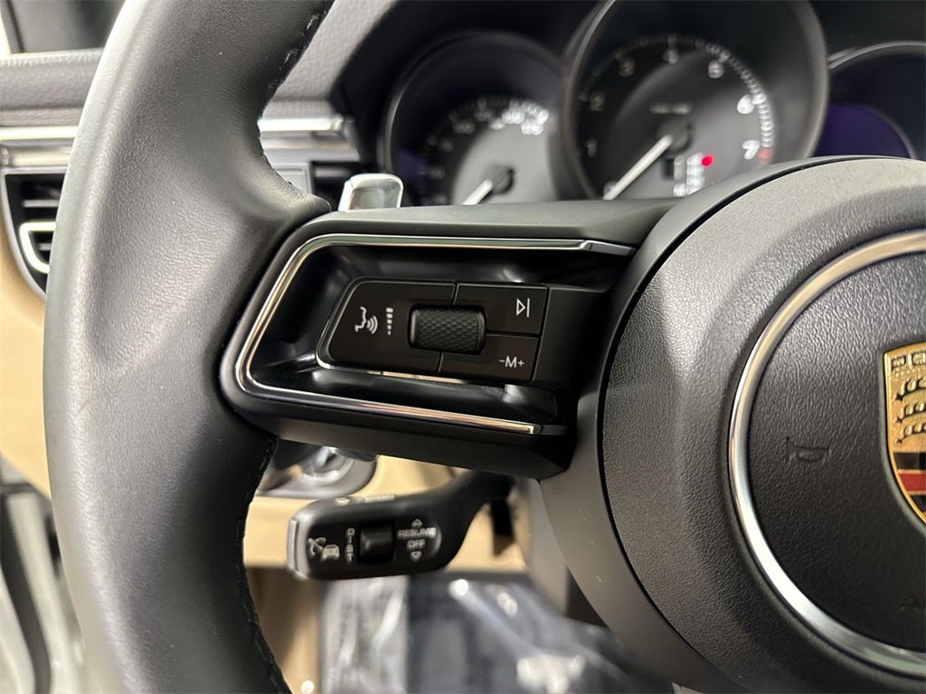 2025 Porsche Macan AWD