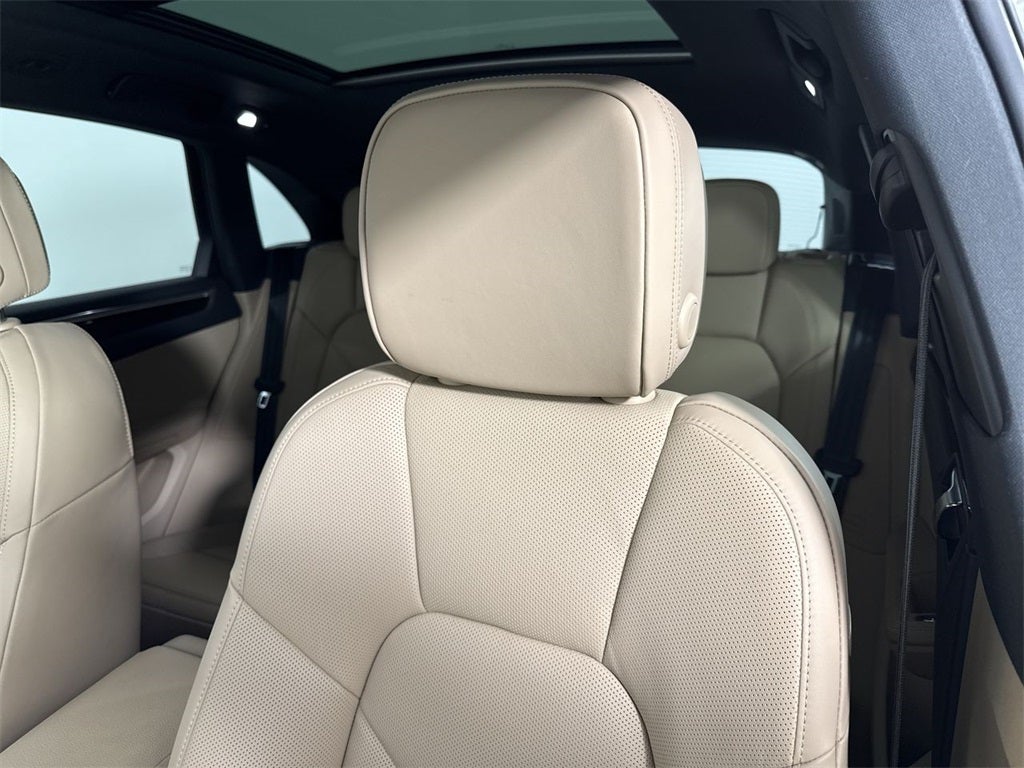 2025 Porsche Macan AWD