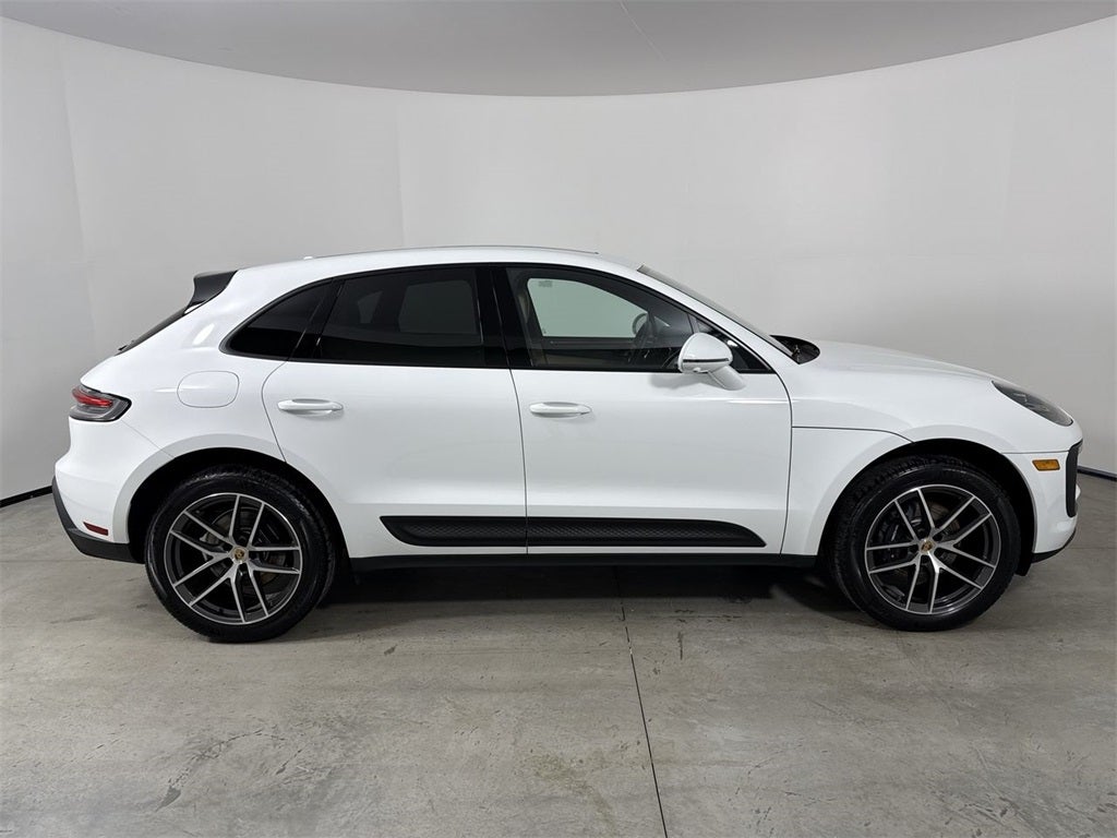 2025 Porsche Macan AWD