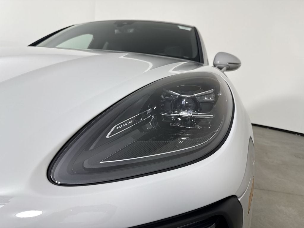 2025 Porsche Macan AWD