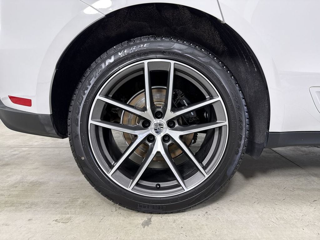 2025 Porsche Macan AWD