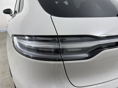 2025 Porsche Macan AWD