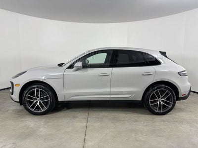 2025 Porsche Macan AWD