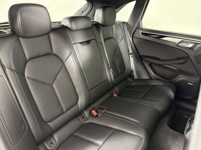 2025 Porsche Macan AWD