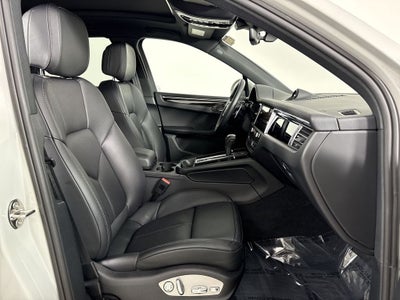 2025 Porsche Macan AWD