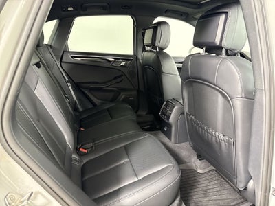 2025 Porsche Macan AWD