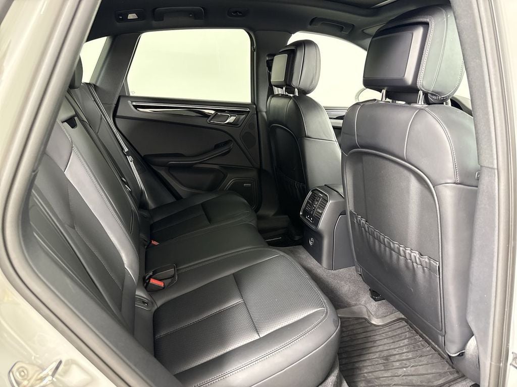 2025 Porsche Macan AWD