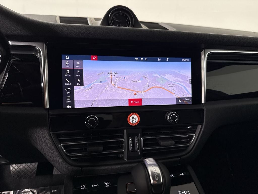 2025 Porsche Macan AWD