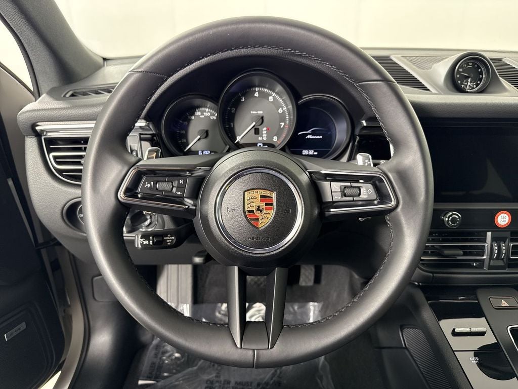 2025 Porsche Macan AWD