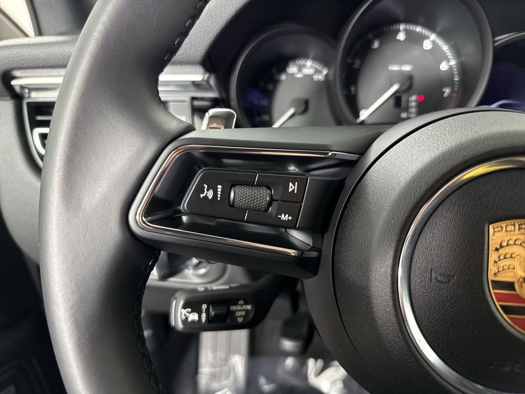 2025 Porsche Macan AWD
