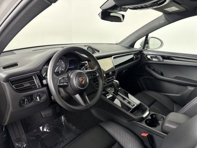 2025 Porsche Macan AWD