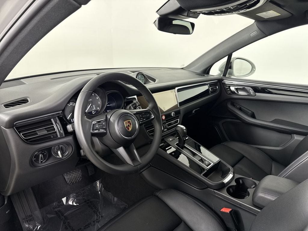2025 Porsche Macan AWD
