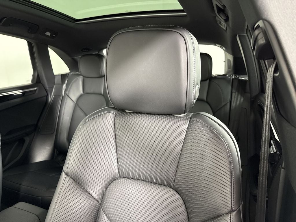 2025 Porsche Macan AWD