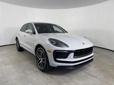 2025 Porsche Macan AWD