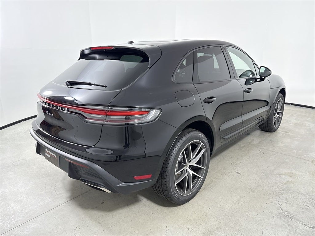 2026 Porsche Macan AWD