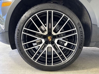 2026 Porsche Macan AWD