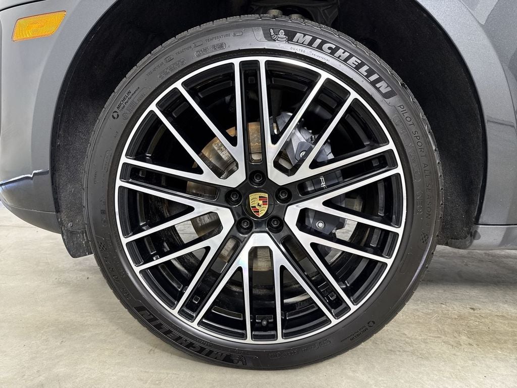 2026 Porsche Macan AWD