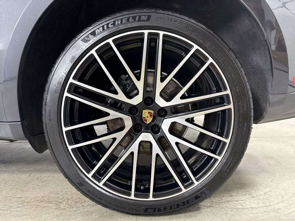 2026 Porsche Macan AWD