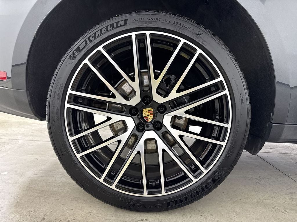 2026 Porsche Macan AWD