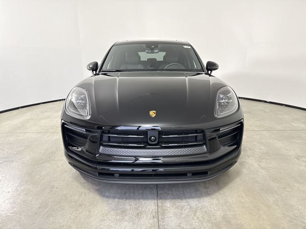 2026 Porsche Macan AWD