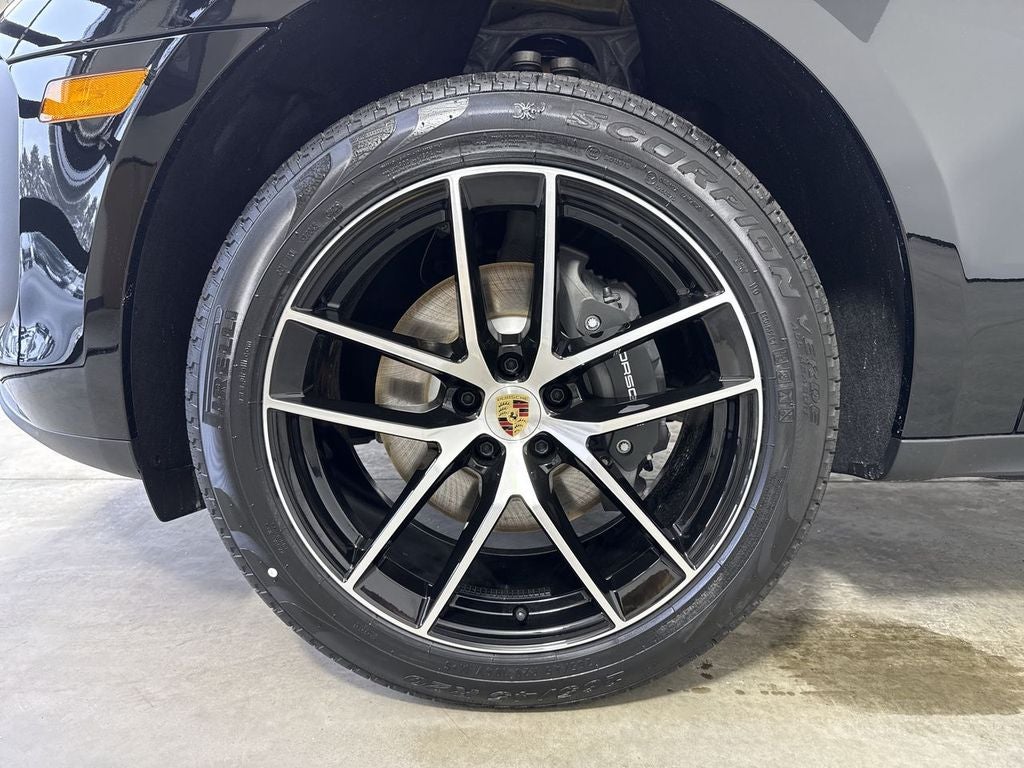 2026 Porsche Macan AWD