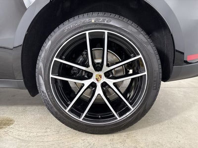 2026 Porsche Macan AWD