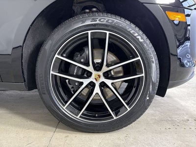 2026 Porsche Macan AWD