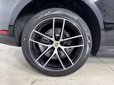 2026 Porsche Macan AWD