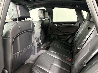 2026 Porsche Macan AWD