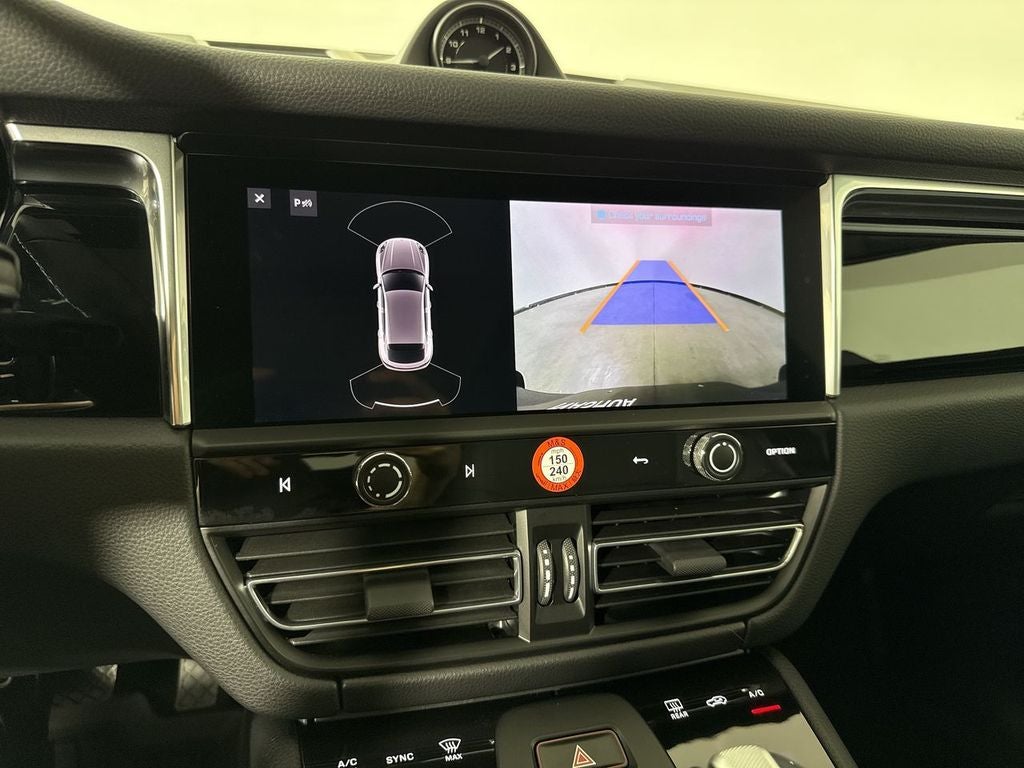 2026 Porsche Macan AWD