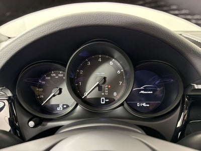 2026 Porsche Macan AWD