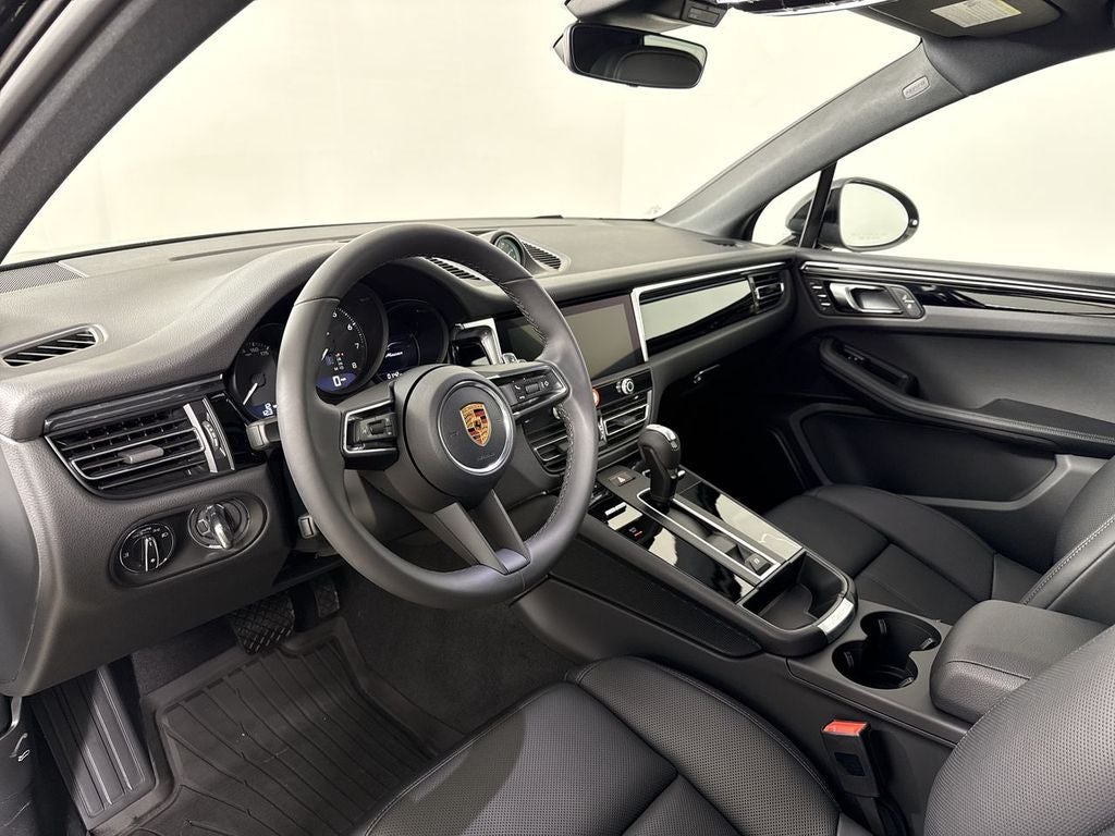 2026 Porsche Macan AWD