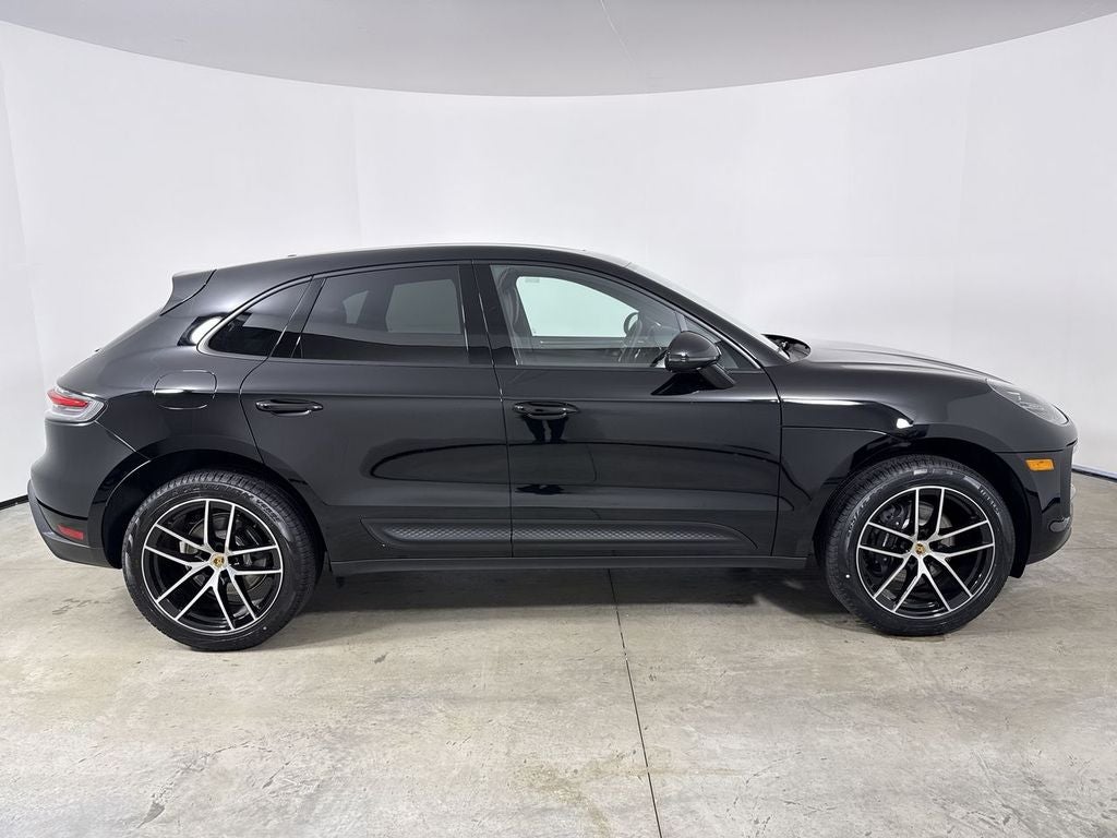 2026 Porsche Macan AWD