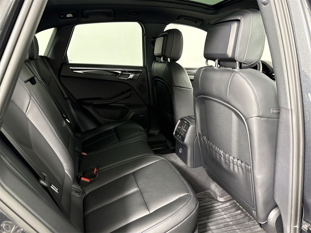 2026 Porsche Macan AWD