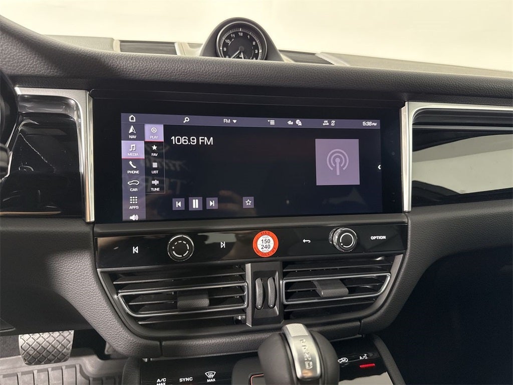 2026 Porsche Macan AWD