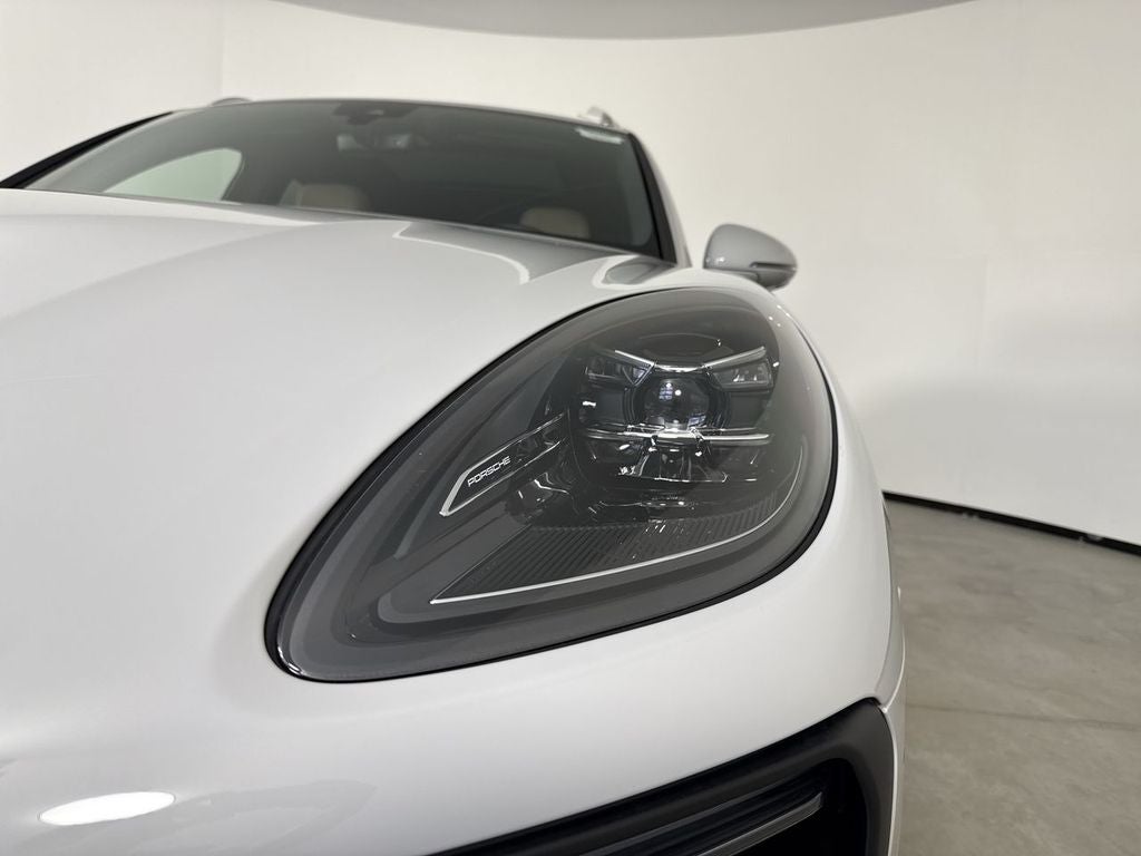 2026 Porsche Macan AWD