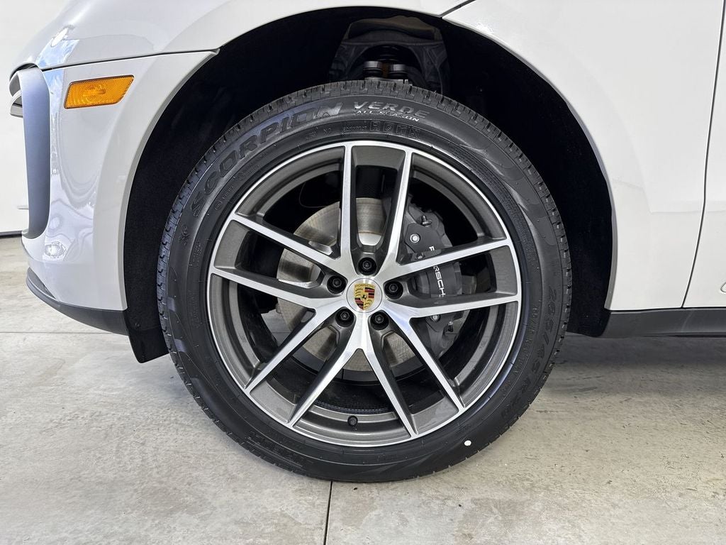 2026 Porsche Macan AWD