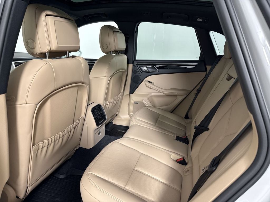 2026 Porsche Macan AWD