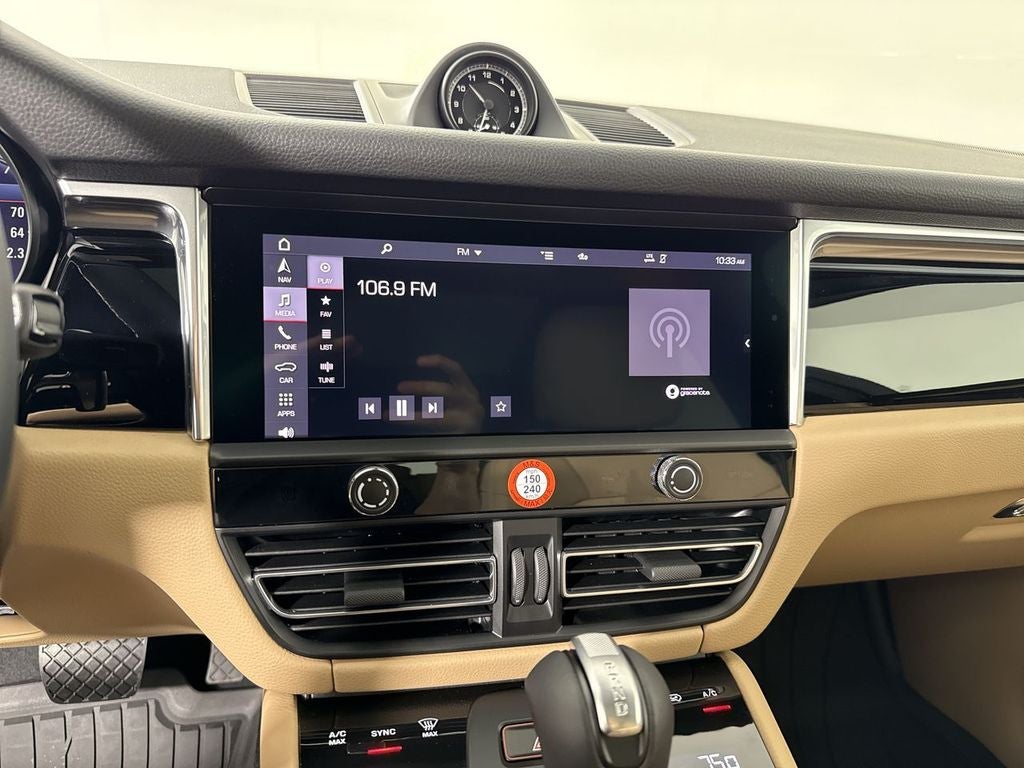 2026 Porsche Macan AWD