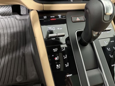 2026 Porsche Macan AWD