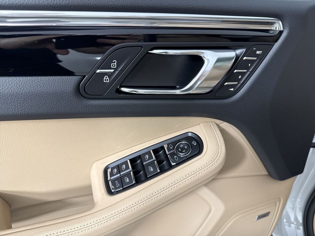 2026 Porsche Macan AWD