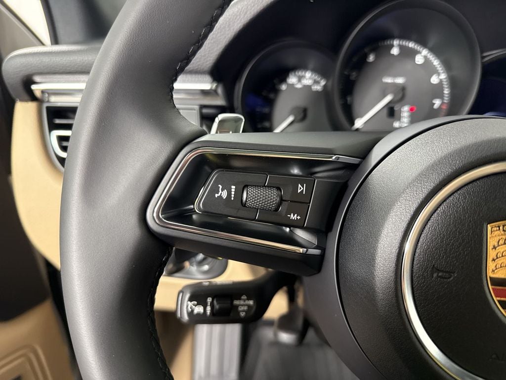 2026 Porsche Macan AWD