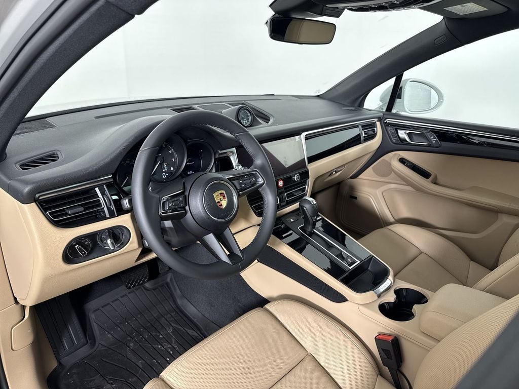 2026 Porsche Macan AWD