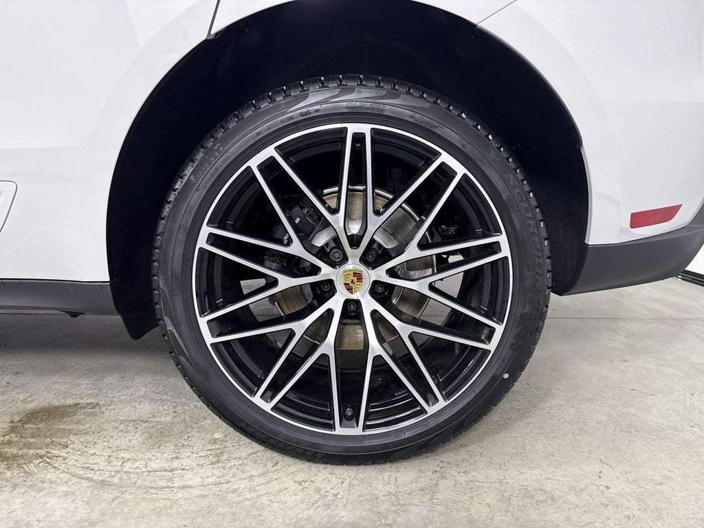 2026 Porsche Macan AWD