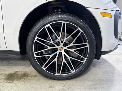 2026 Porsche Macan AWD
