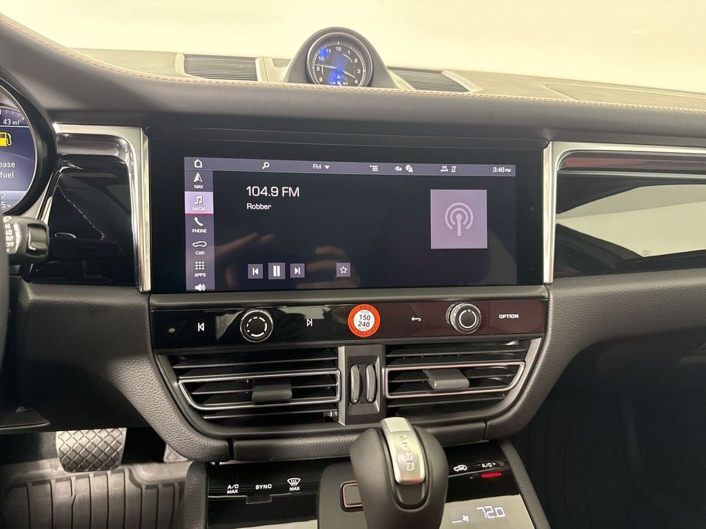 2026 Porsche Macan AWD