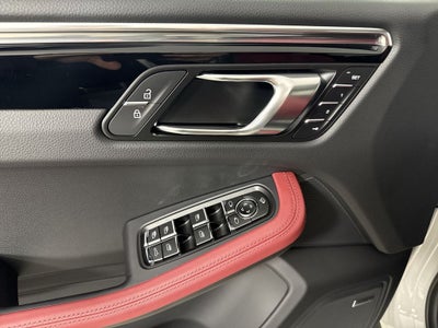 2026 Porsche Macan AWD