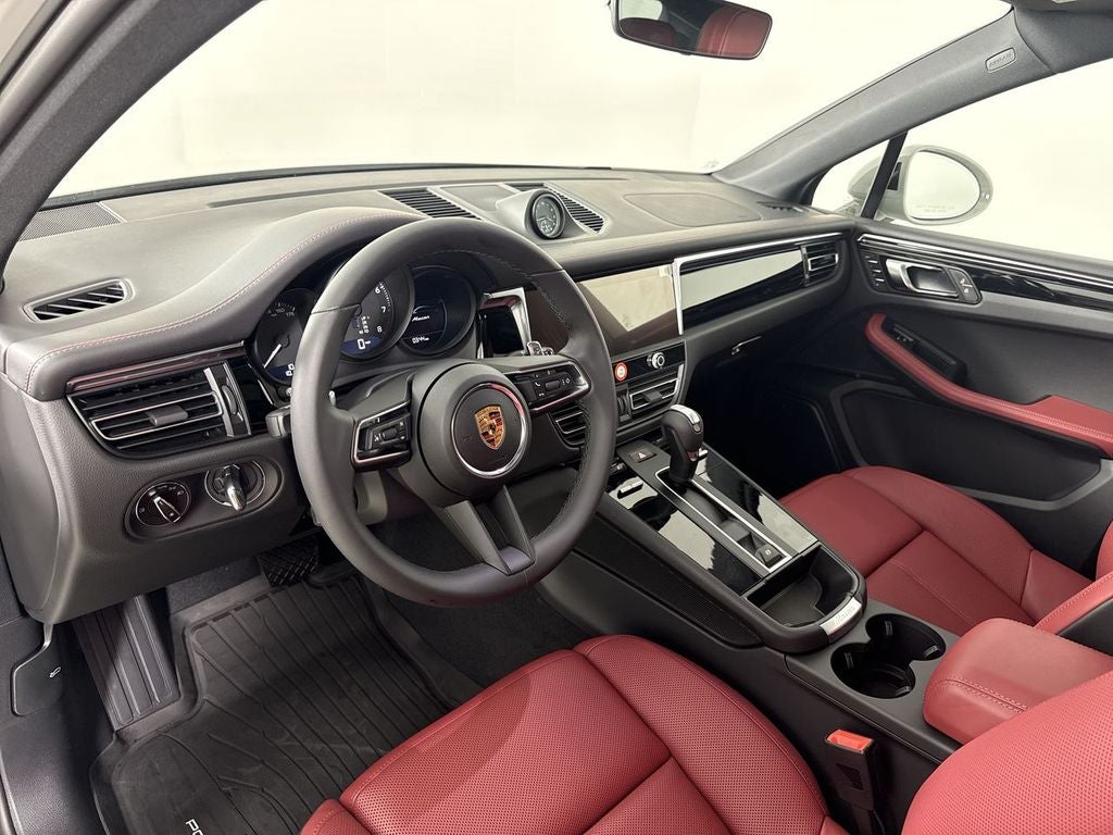 2026 Porsche Macan AWD