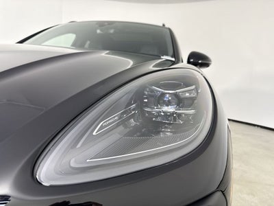 2026 Porsche Macan AWD