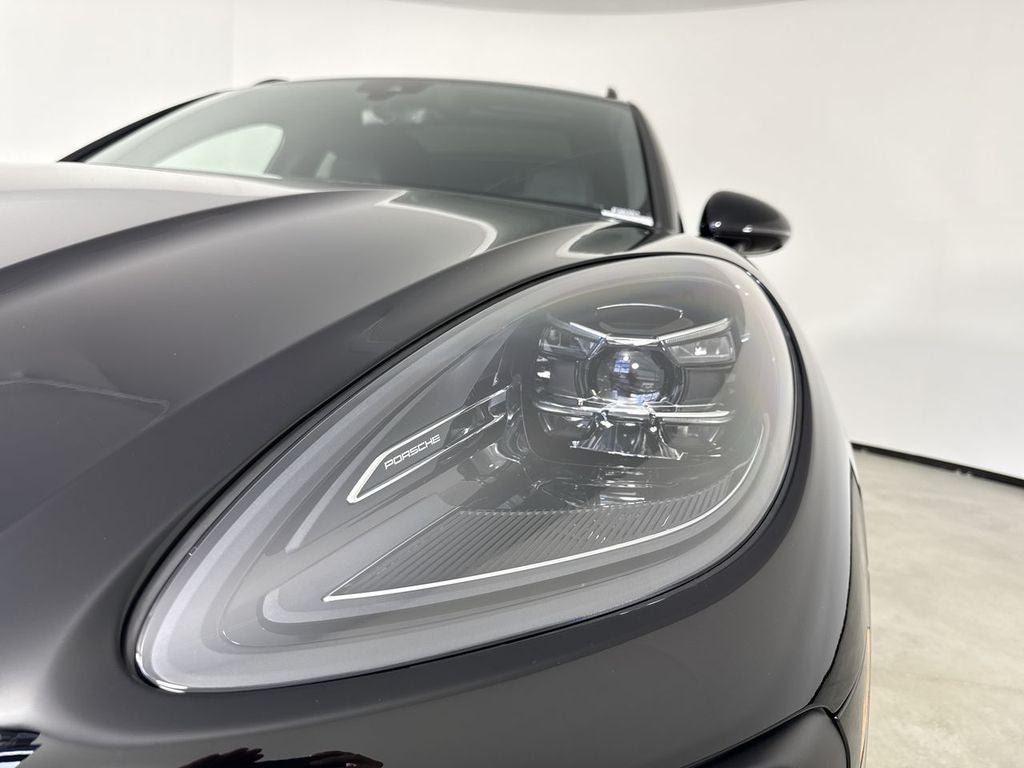 2026 Porsche Macan AWD